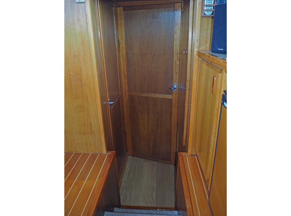 Aft cabin, Accommodation